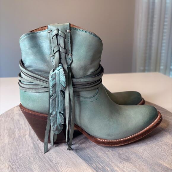 Lucchese Bootmaker Women’s Green Leather Ankle Boots Feather Tassel Size 6.5 B - Picture 3 of 10